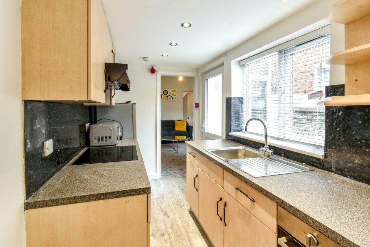 Apartment 1 At 3 Jubilee Йорк Екстериор снимка