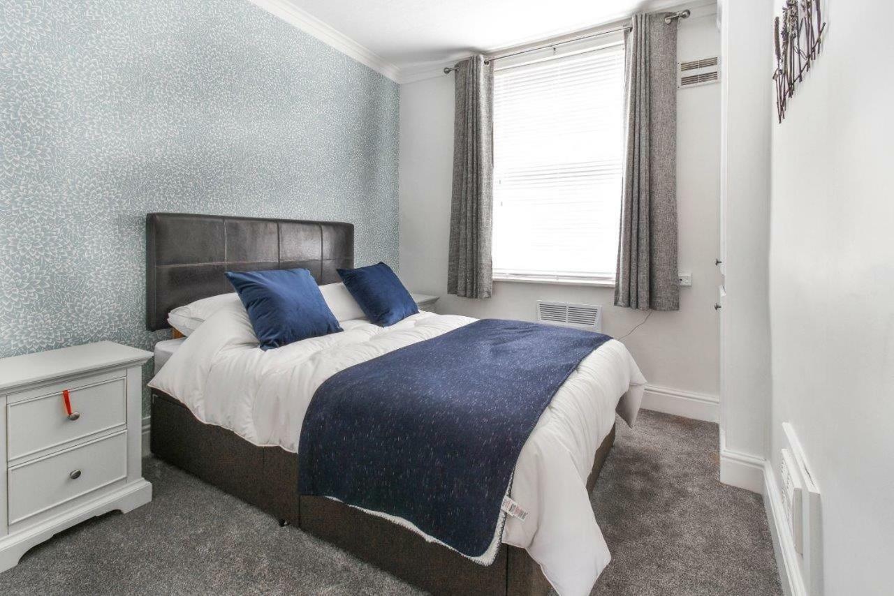 Apartment 1 At 3 Jubilee Йорк Екстериор снимка